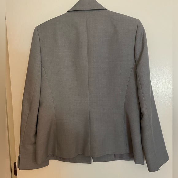 Jones Studio grey suit jacket, size 10 - Picture 2 of 6